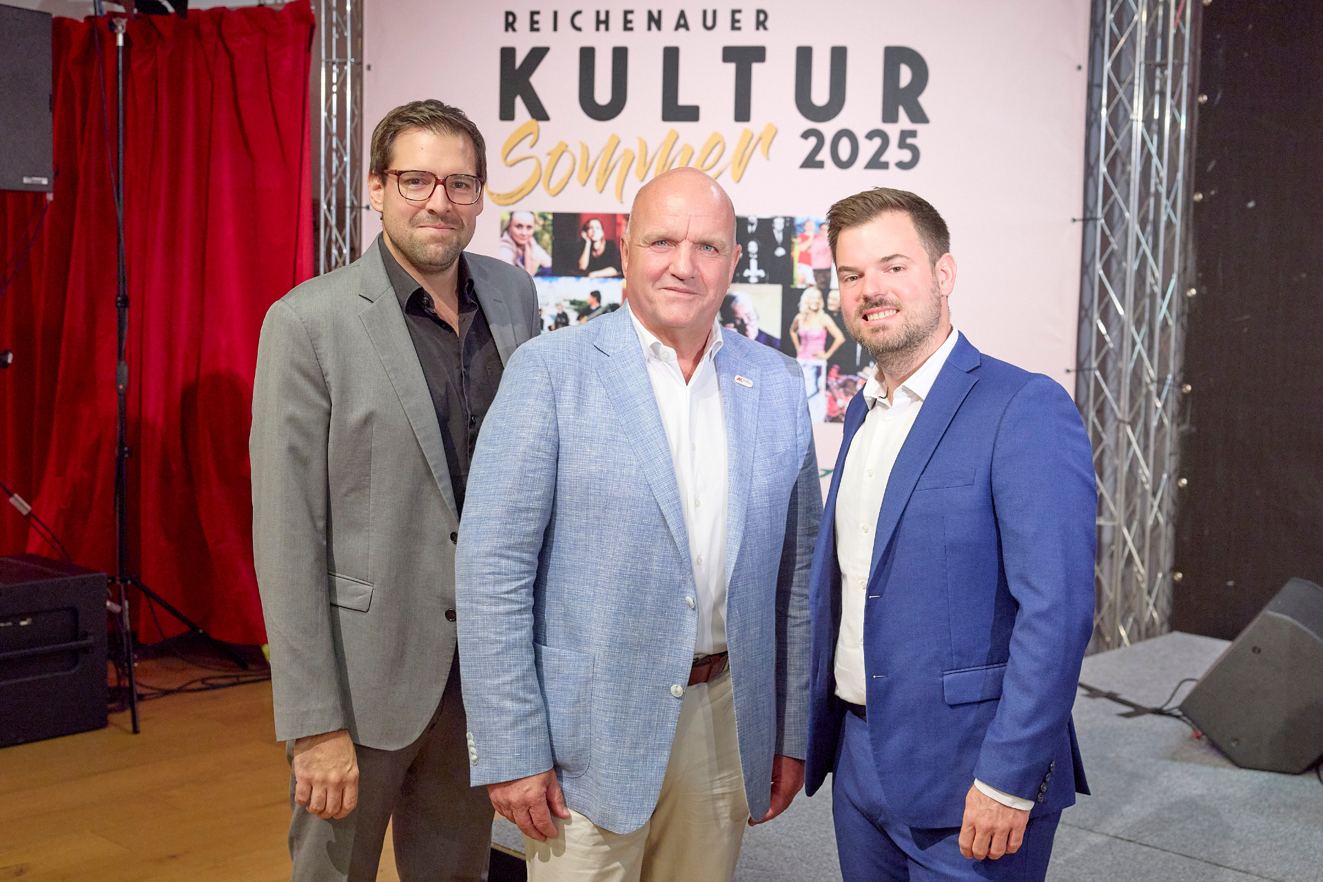 Das Kaberettduo Flo&Wisch und der "Erfinder" des Reichenauer Kultursommers, Niederösterreichs AK Präsident und ÖGB Vorsitzender Markus Wieser (Mitte) Fotograf:in Georges Fischer